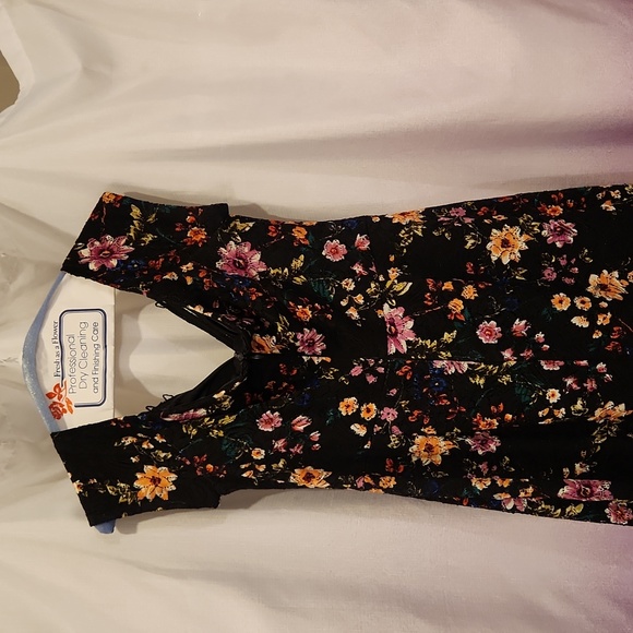 Guess Floral Dress - Picture 10 of 11